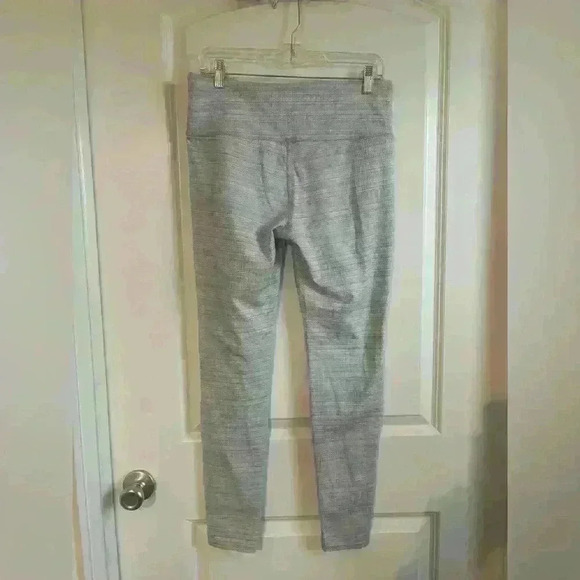 Athleta Gray Jacquard Highrise Chatturanga Textured Leggings Size Large - Picture 4 of 8